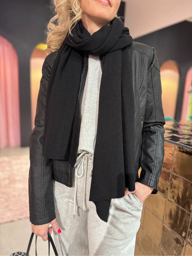 Kastgeluk nieuw binnen  cassy cashmere sjaal zwart